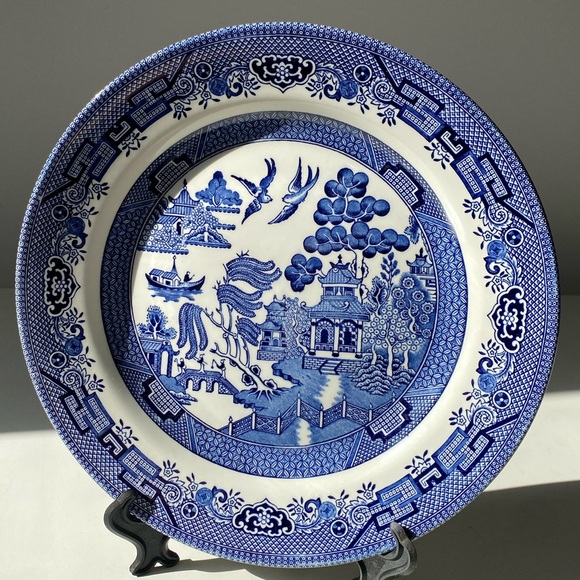 Vintage Churchill Blue Willow Plate 10” blue & white - Picture 5 of 10